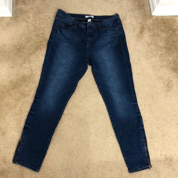 refuge Denim - ✨SALE✨Refuge skinny jeans w/ ankle zippers